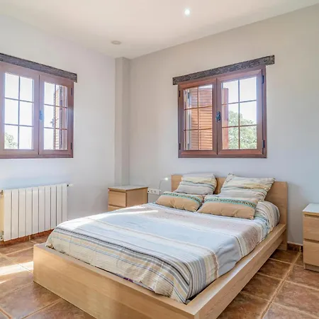 Pet Friendly In With Wifi Holiday home